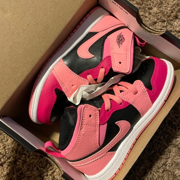 Jordan 1 mid CORAL CHALK PINKSICLE - Picture 6 of 6
